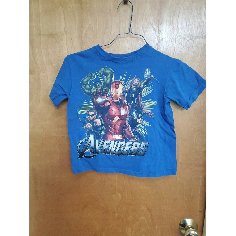 Boy's 5/6 blue Marvel Avengers t shirt s/s